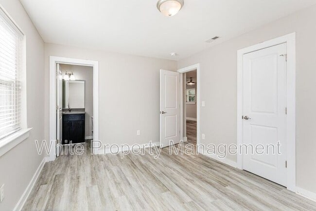 Building Photo - 3340 Washburn Ave