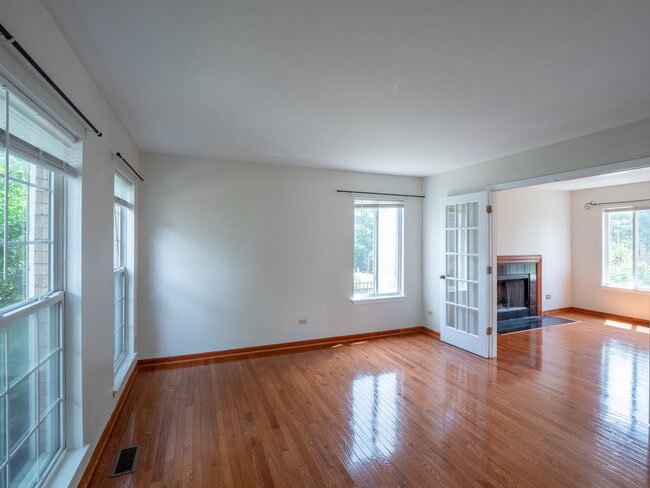 Building Photo - 1040 Sanctuary Ln