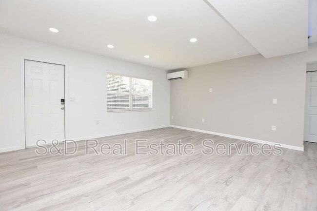 Building Photo - 3032 Spirit Lake Dr