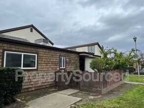 Building Photo - 1414 Pajaro Ave