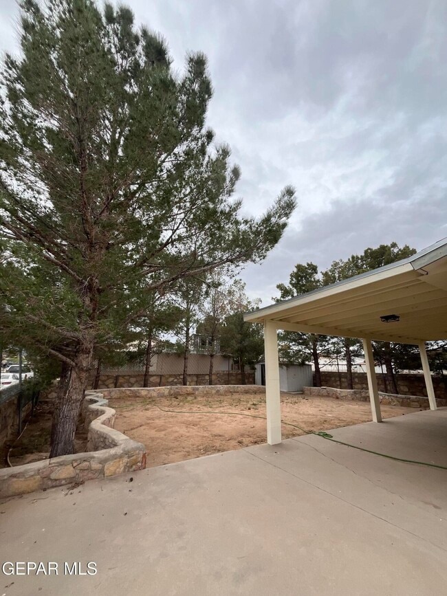 Building Photo - 12420 Tierra Mesa Ct