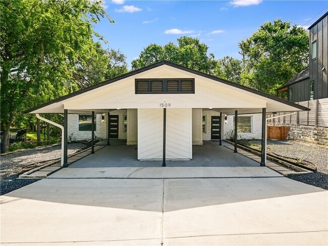 Primary Photo - 1509 Oak Heights Dr