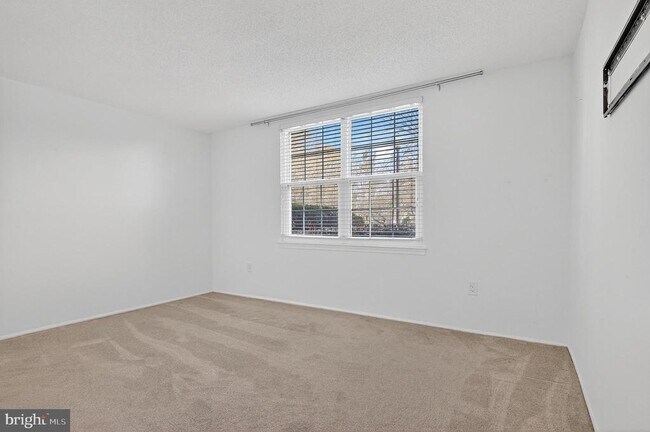 Building Photo - 7753 Inversham Dr