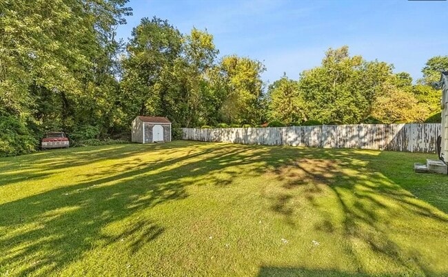 Building Photo - 11 Boyden St