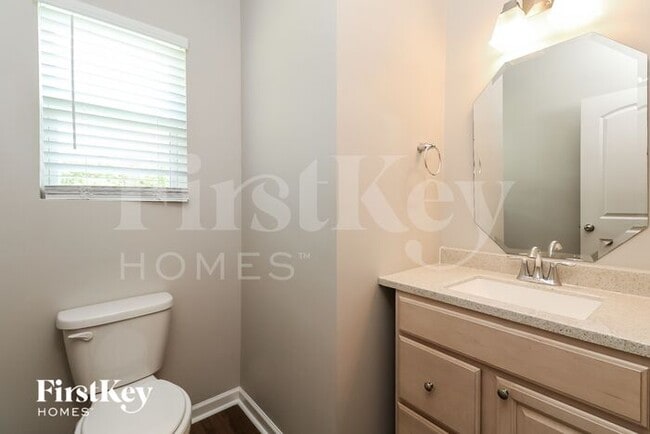 Building Photo - 8000 Camden Crossing