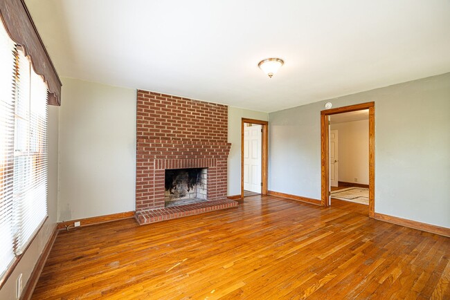 Building Photo - Spacious House on Old Six Mile Rd. - Water...