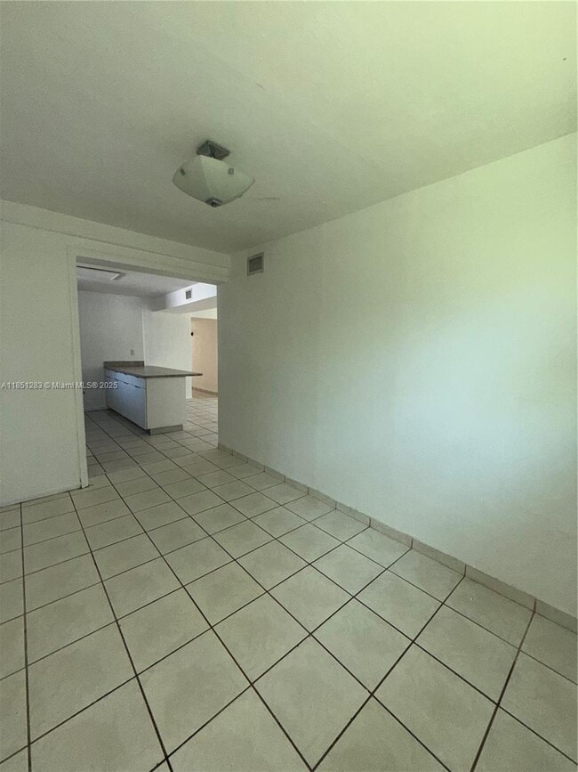 Building Photo - 1545 NE 128th St