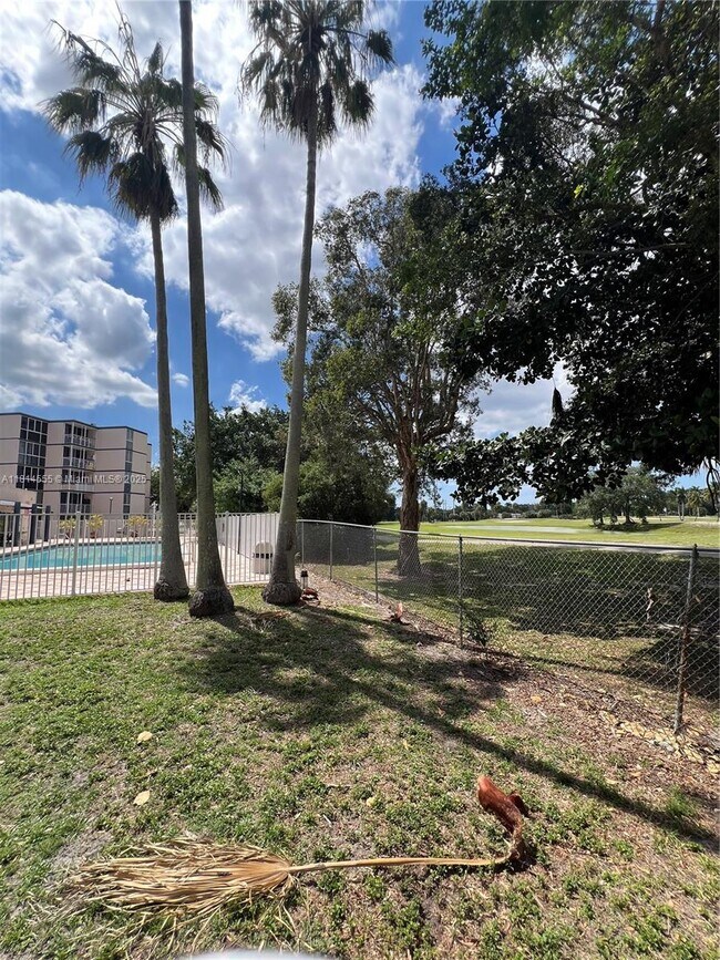 Building Photo - 7035 NW 186th St
