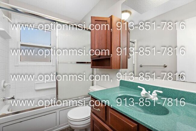 Building Photo - Lenexa West Subdivision