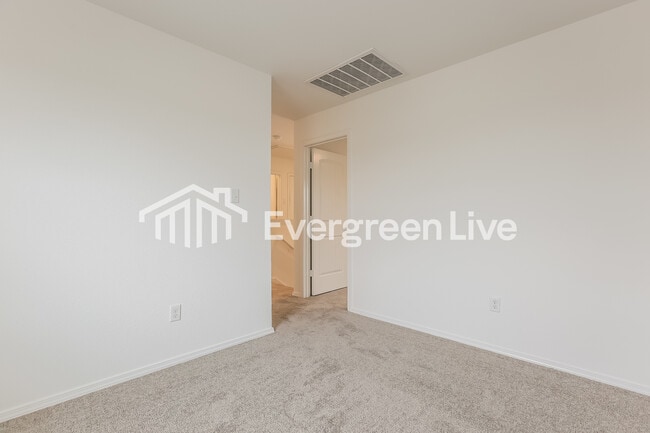 Building Photo - 1255 Tsar Rd