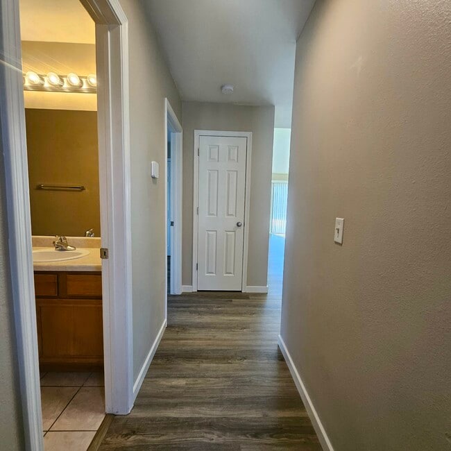 Building Photo - 2505 SW Choctaw St