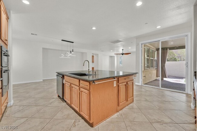 Building Photo - 3141 Degas Tapestry Ave