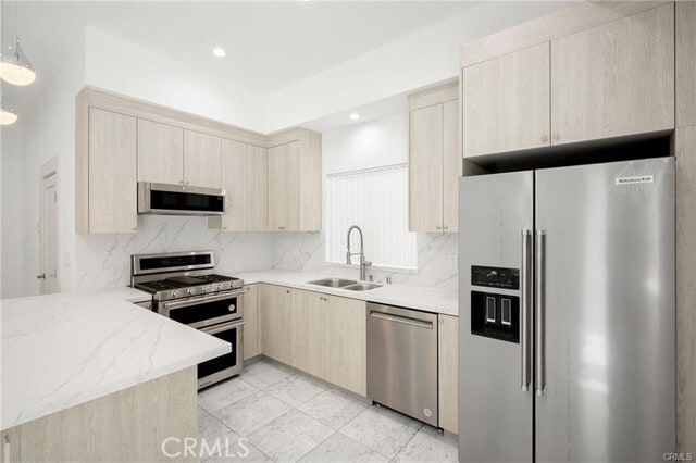 Building Photo - 13908 Collins St