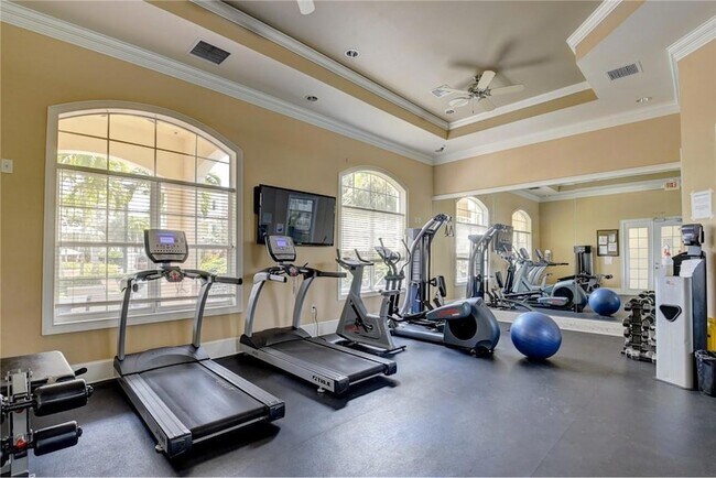 Building Photo - 9833 Baywinds Blvd