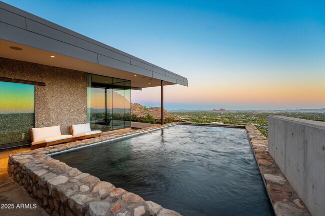 Building Photo - 4925 E Red Rock Dr