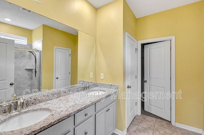 Building Photo - 268 Witch Hazel St