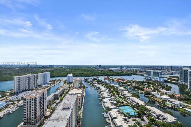 Building Photo - 16001 Collins Ave