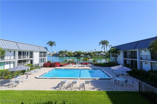 Primary Photo - 333 Harbour Dr