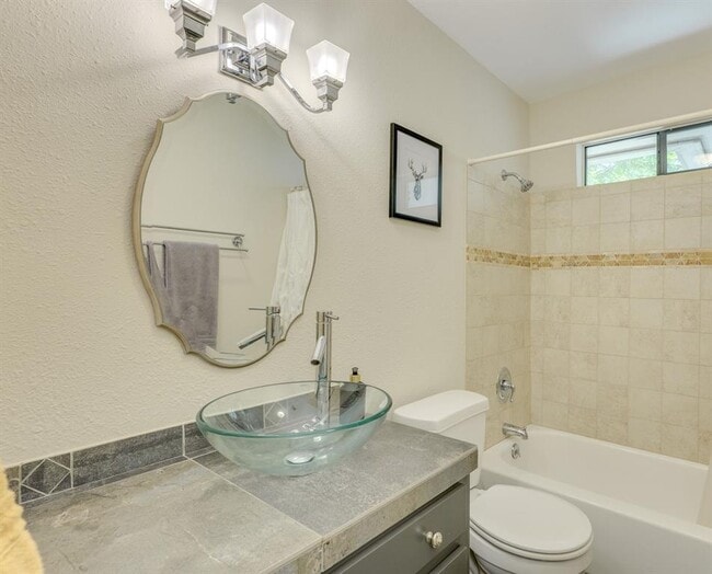 Building Photo - 418 Grand Prairie Cir