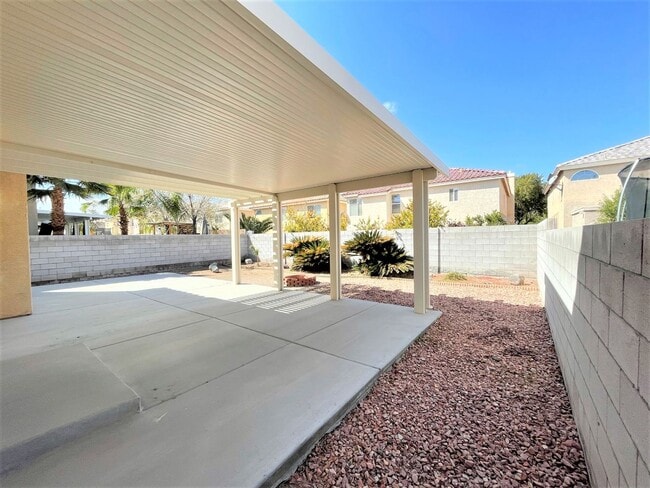 Building Photo - 10595 Salmon Leap St