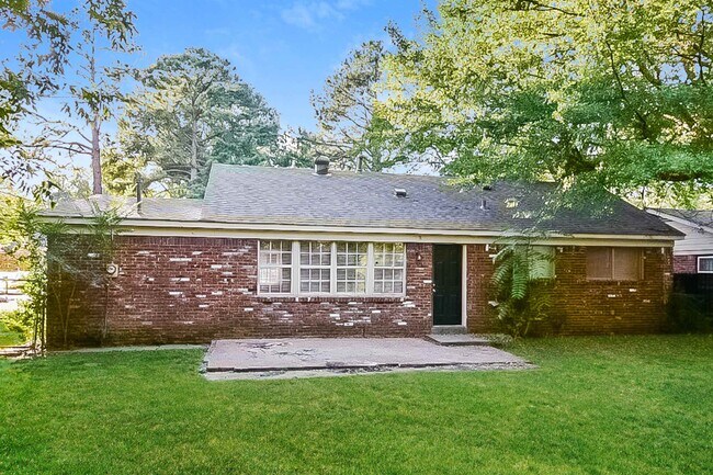 Building Photo - 3020 Capri St