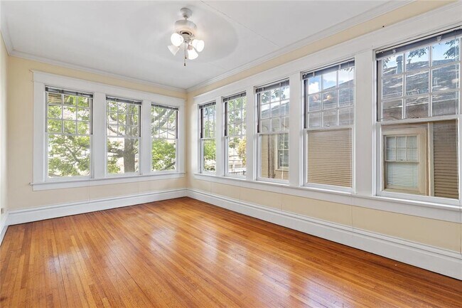 Building Photo - 806 Winbern St