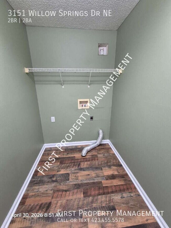 Building Photo - 3151 Willow Springs Dr NE