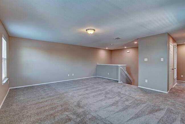 Building Photo - 1224 Half Hitch Trl