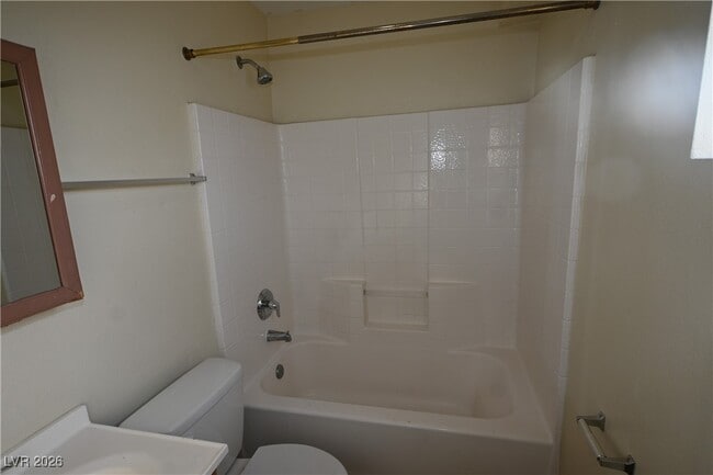 Building Photo - 3017 E Carey Ave