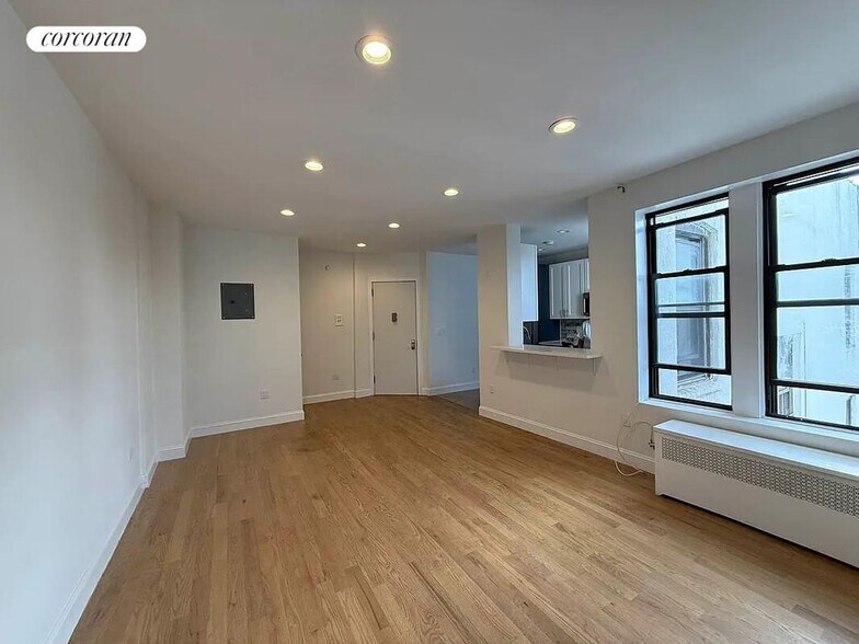 Building Photo - 2197 Ocean Ave