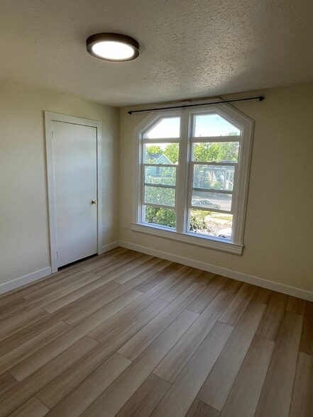 Building Photo - 505 Hillsdale St