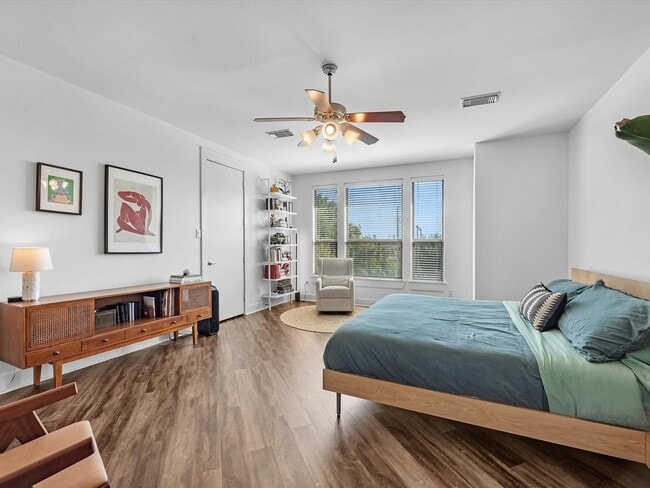 Building Photo - 3421 Gillespie St