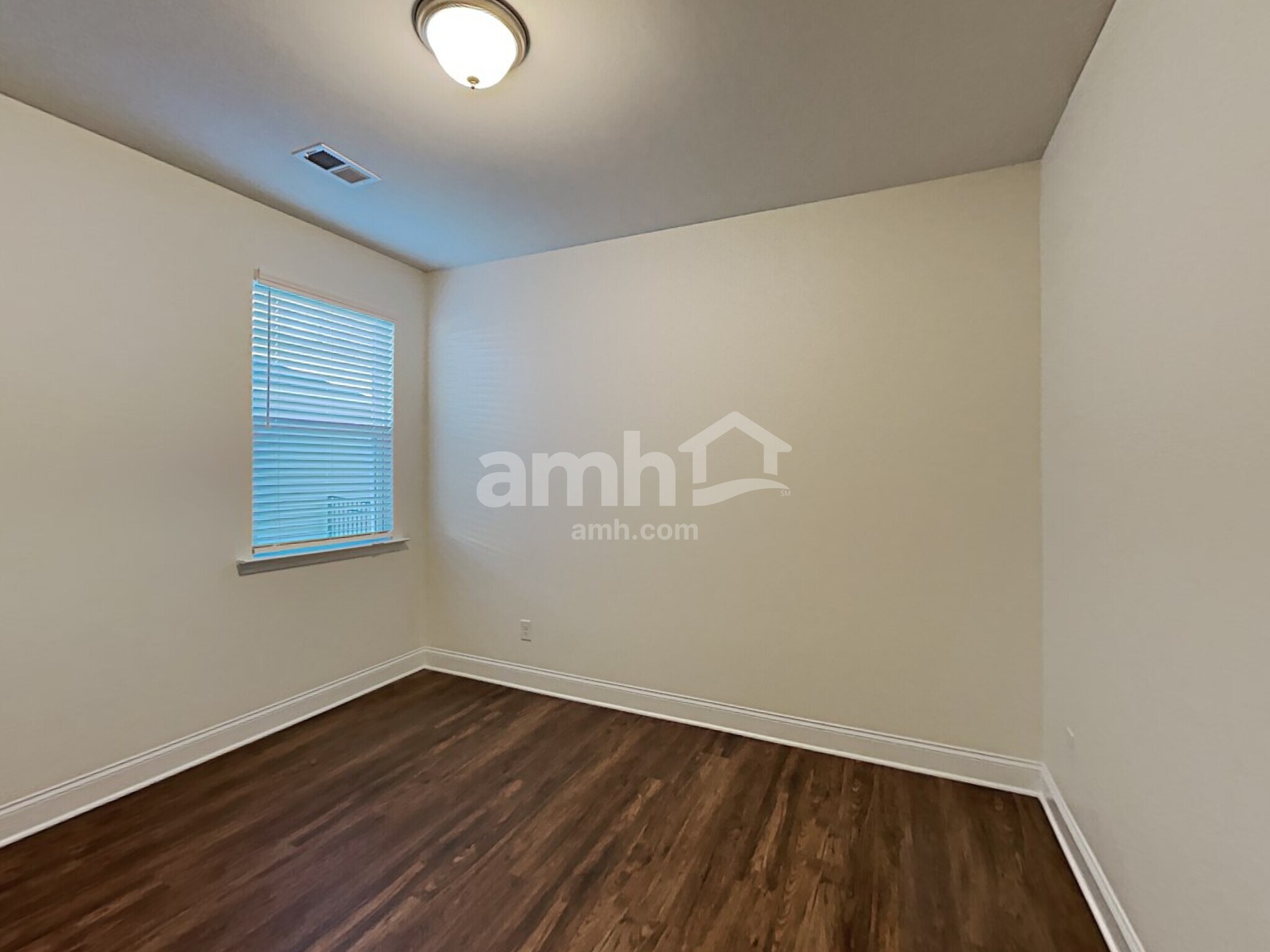 Building Photo - 7055 Creeksong Dr