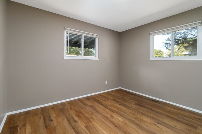 Building Photo - Charming & Modern 3 Bed / 1 Bath Home in F...