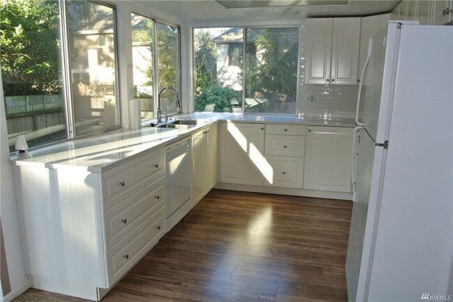 Building Photo - 3Bd/2Ba Bellevue House