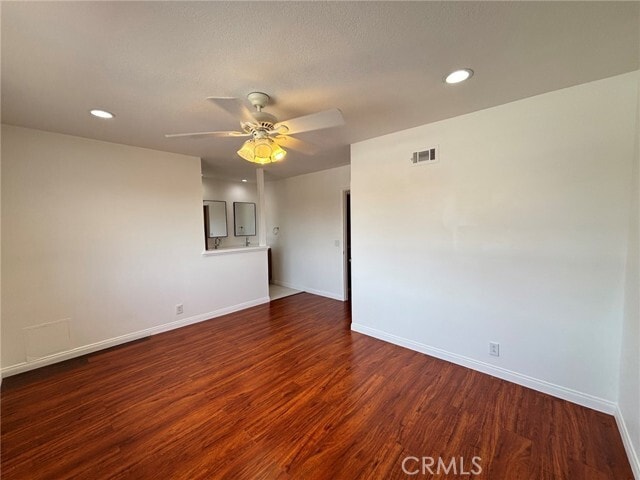 Building Photo - 4646 Larwin Ave