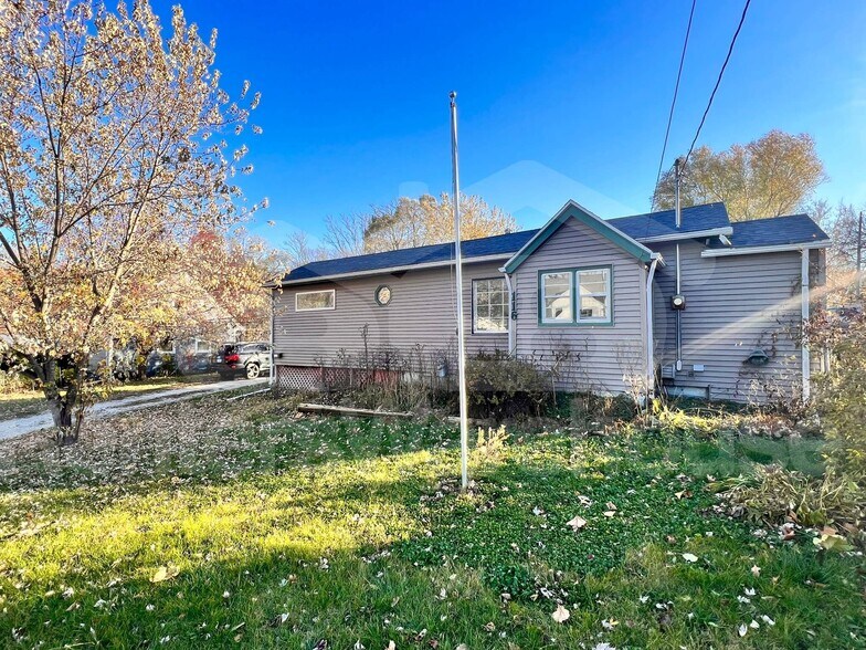 Primary Photo - 116 Park Ave