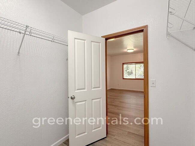 Building Photo - Spacious 2BR/2BA Rambler in Tumwater