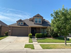 Building Photo - 1925 Homestead Way