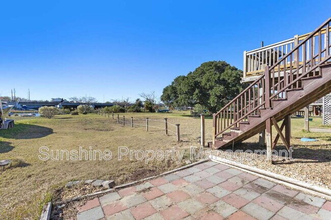 Building Photo - 735 W Ocean View Ave