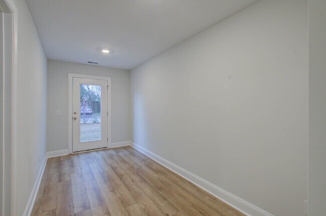 Building Photo - 1237 Tice Ln