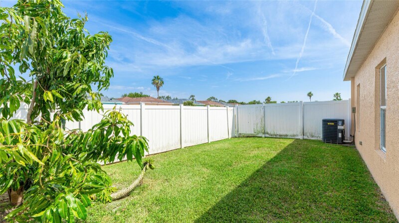 Building Photo - 2344 28th Ave E