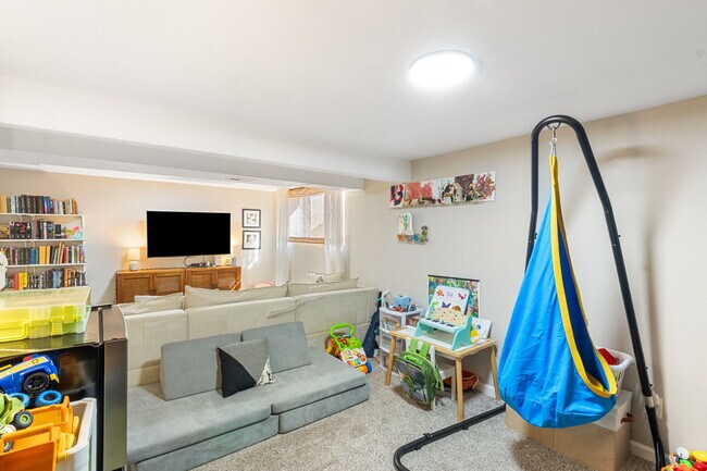 Building Photo - 3040 Garland Terrace