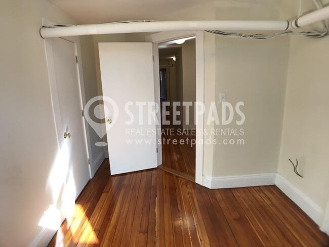 Building Photo - 3 bedroom in Boston MA 02135