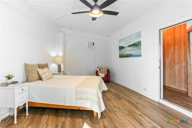 Building Photo - 1433 Riviera Dr