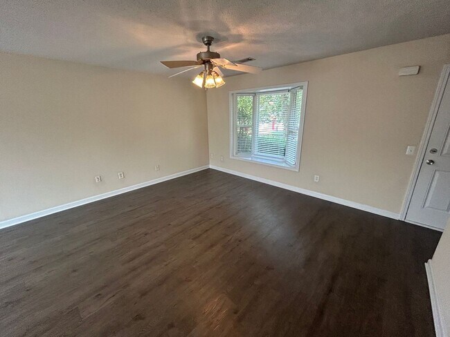 Building Photo - PRE-LEASING FOR AUGUST 2025! 1/2 OFF SECUR...