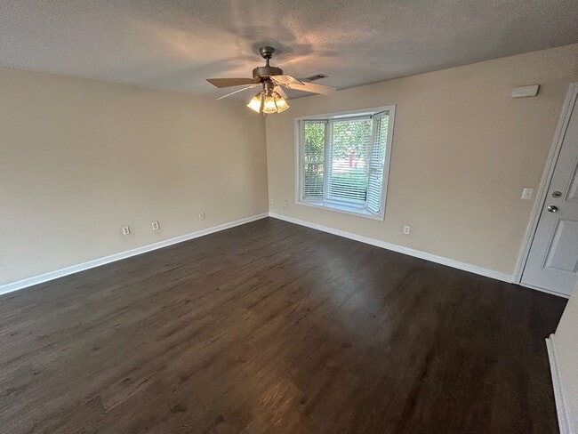 Building Photo - PRE-LEASING FOR AUGUST 2025! WAIVED SECURI...
