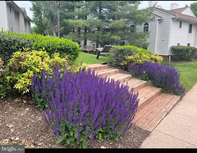 Building Photo - 100 Westwick Ct