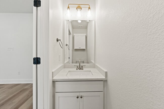 Building Photo - 516 Mercado St