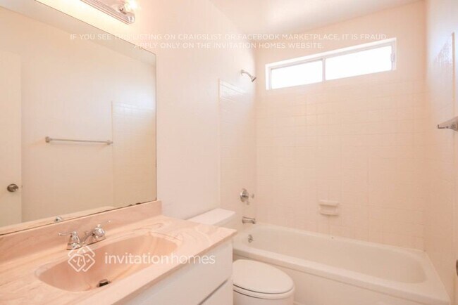 Building Photo - 3607 W Kings Ave